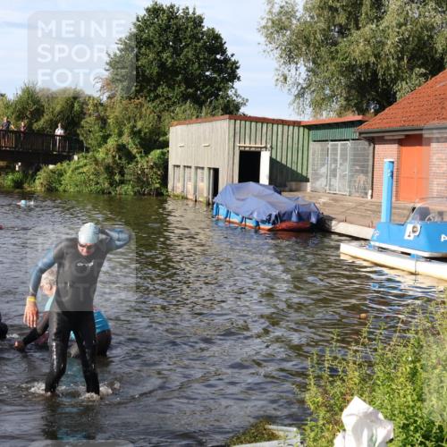 31.08.2025 - Elbe Triathlon Hamburg Luisa Fischer http://msf.ph/oto/8678171 31.08.2025 09:23:06 Schwimmen 739, 768 meine-sportfotos.de