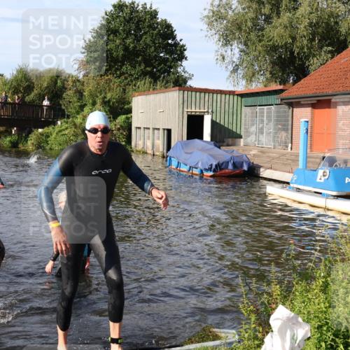 31.08.2025 - Elbe Triathlon Hamburg Luisa Fischer http://msf.ph/oto/8678186 31.08.2025 09:23:09 Schwimmen 739, 744, 768 meine-sportfotos.de