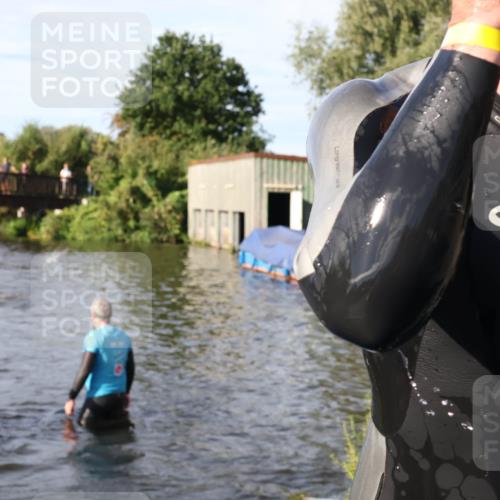 31.08.2025 - Elbe Triathlon Hamburg Luisa Fischer http://msf.ph/oto/8678207 31.08.2025 09:23:13 Schwimmen 739, 744, 768 meine-sportfotos.de