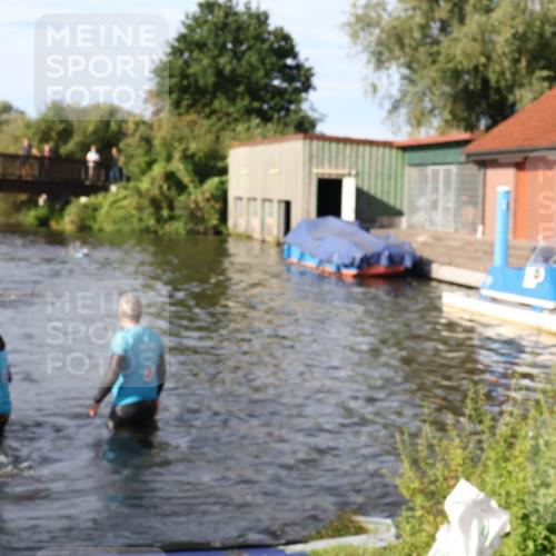 31.08.2025 - Elbe Triathlon Hamburg Luisa Fischer http://msf.ph/oto/8678209 31.08.2025 09:23:13 Schwimmen 739, 744, 768 meine-sportfotos.de