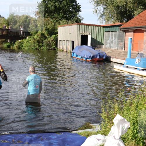 31.08.2025 - Elbe Triathlon Hamburg Luisa Fischer http://msf.ph/oto/8678215 31.08.2025 09:23:15 Schwimmen 739, 744 meine-sportfotos.de