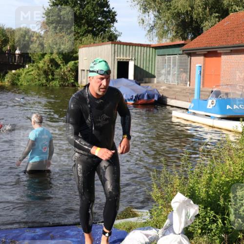 31.08.2025 - Elbe Triathlon Hamburg Luisa Fischer http://msf.ph/oto/8678227 31.08.2025 09:23:18 Schwimmen 744 meine-sportfotos.de