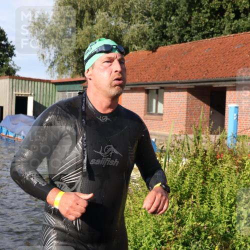 31.08.2025 - Elbe Triathlon Hamburg Luisa Fischer http://msf.ph/oto/8678233 31.08.2025 09:23:19 Schwimmen 744 meine-sportfotos.de