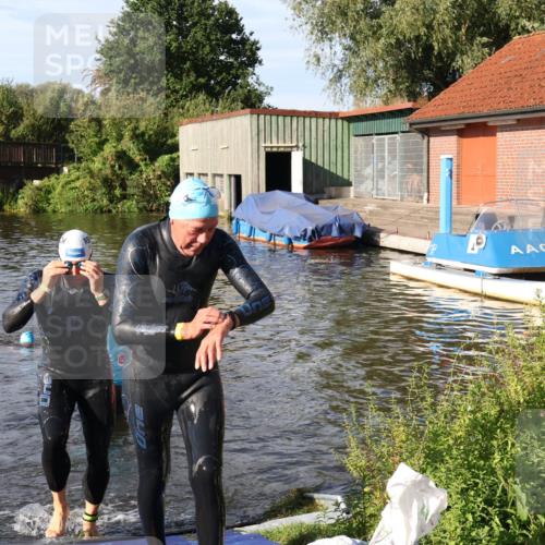 31.08.2025 - Elbe Triathlon Hamburg Luisa Fischer http://msf.ph/oto/8678277 31.08.2025 09:23:57 Schwimmen 701, 775 meine-sportfotos.de