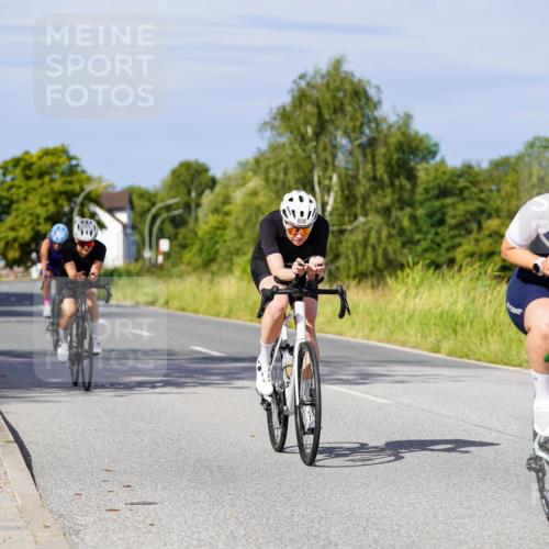 31.08.2025 - Elbe Triathlon Hamburg Michael Burmester http://msf.ph/oto/8678279 31.08.2025 10:33:41 Radfahren 758, 820, 823, 825, 869 meine-sportfotos.de