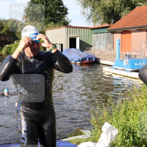 31.08.2025 - Elbe Triathlon Hamburg Luisa Fischer http://msf.ph/oto/8678286 31.08.2025 09:23:59 Schwimmen 701, 703, 775 meine-sportfotos.de