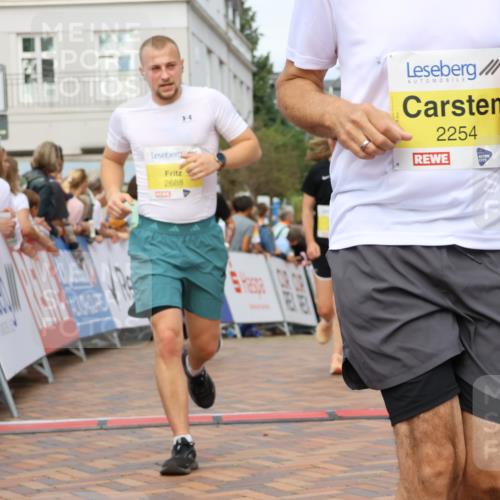 31.08.2025 - 21. Blankeneser Heldenlauf Strokosch-Dieckow http://msf.ph/oto/8678292 31.08.2025 10:26:35 Ziel 2706, 2254, 2497, 2648, 2688, 2007, 2487, 2296 meine-sportfotos.de