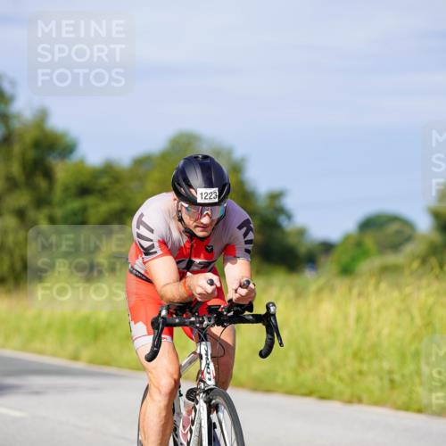 31.08.2025 - Elbe Triathlon Hamburg Michael Burmester http://msf.ph/oto/8678303 31.08.2025 10:33:50 Radfahren 1025, 1223, 1238 meine-sportfotos.de