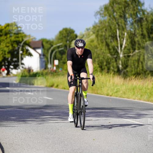 31.08.2025 - Elbe Triathlon Hamburg Michael Burmester http://msf.ph/oto/8678315 31.08.2025 10:34:06 Radfahren 874, 909, 1225 meine-sportfotos.de