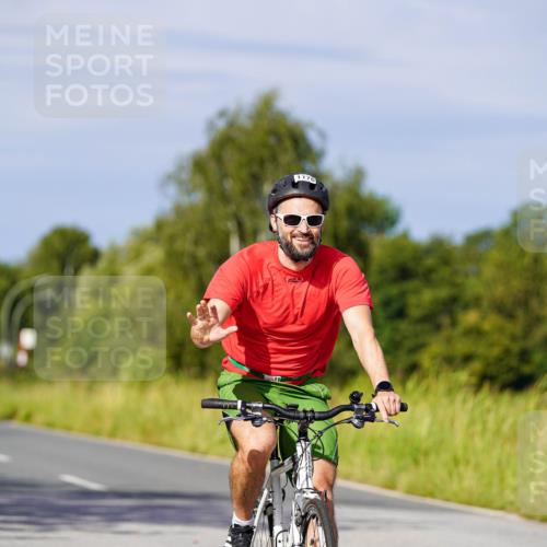 31.08.2025 - Elbe Triathlon Hamburg Michael Burmester http://msf.ph/oto/8678341 31.08.2025 10:34:25 Radfahren 1146, 1176 meine-sportfotos.de