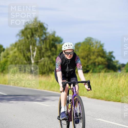 31.08.2025 - Elbe Triathlon Hamburg Michael Burmester http://msf.ph/oto/8678379 31.08.2025 10:34:50 Radfahren 841, 1231, 1244 meine-sportfotos.de