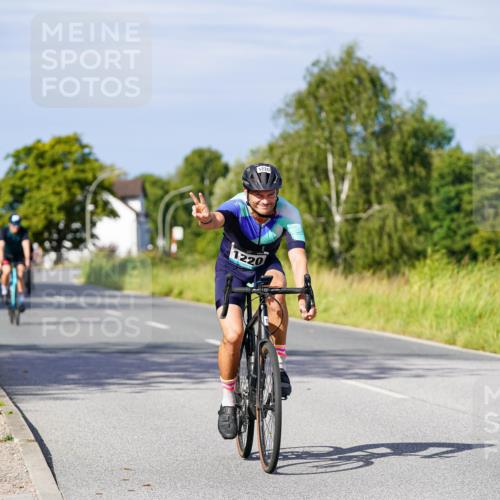 31.08.2025 - Elbe Triathlon Hamburg Michael Burmester http://msf.ph/oto/8678385 31.08.2025 10:34:58 Radfahren 901, 1045, 1205, 1220 meine-sportfotos.de