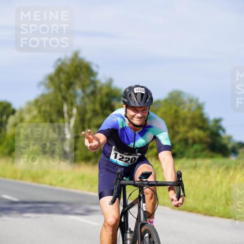 31.08.2025 - Elbe Triathlon Hamburg Michael Burmester http://msf.ph/oto/8678387 31.08.2025 10:34:58 Radfahren 901, 1045, 1205, 1220 meine-sportfotos.de