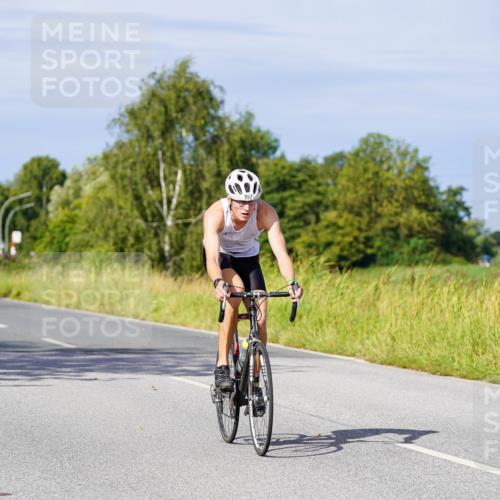 31.08.2025 - Elbe Triathlon Hamburg Michael Burmester http://msf.ph/oto/8678440 31.08.2025 10:35:10 Radfahren 794, 957, 1034, 1126, 1236 meine-sportfotos.de