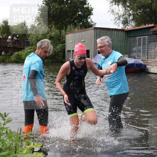 31.08.2025 - Elbe Triathlon Hamburg Luisa Fischer http://msf.ph/oto/8678443 31.08.2025 12:08:05 Schwimmen 1628 meine-sportfotos.de
