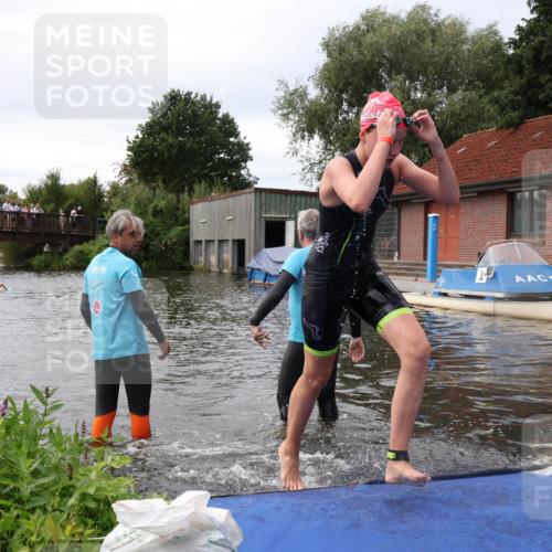 31.08.2025 - Elbe Triathlon Hamburg Luisa Fischer http://msf.ph/oto/8678450 31.08.2025 12:08:06 Schwimmen 1628 meine-sportfotos.de