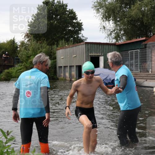 31.08.2025 - Elbe Triathlon Hamburg Luisa Fischer http://msf.ph/oto/8678458 31.08.2025 12:08:35 Schwimmen 1619 meine-sportfotos.de