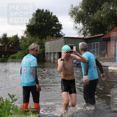 31.08.2025 - Elbe Triathlon Hamburg Luisa Fischer http://msf.ph/oto/8678460 31.08.2025 12:08:35 Schwimmen 1619 meine-sportfotos.de