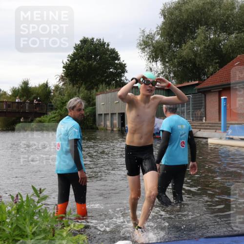 31.08.2025 - Elbe Triathlon Hamburg Luisa Fischer http://msf.ph/oto/8678462 31.08.2025 12:08:35 Schwimmen 1619 meine-sportfotos.de