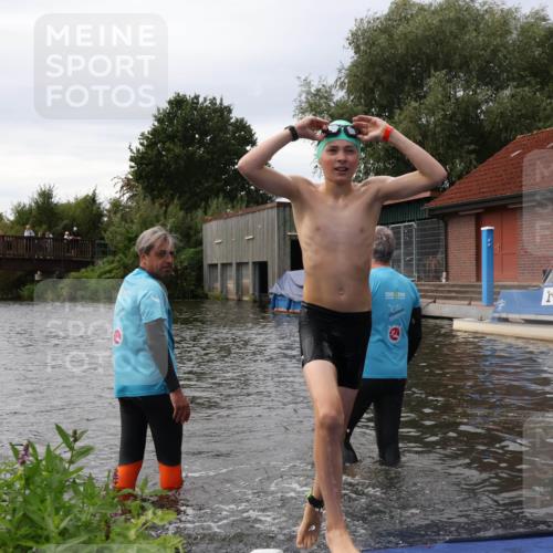 31.08.2025 - Elbe Triathlon Hamburg Luisa Fischer http://msf.ph/oto/8678464 31.08.2025 12:08:36 Schwimmen 1619 meine-sportfotos.de