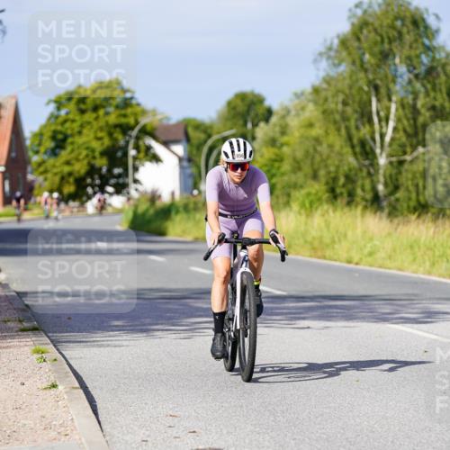 31.08.2025 - Elbe Triathlon Hamburg Michael Burmester http://msf.ph/oto/8678469 31.08.2025 10:35:21 Radfahren 856, 960 meine-sportfotos.de