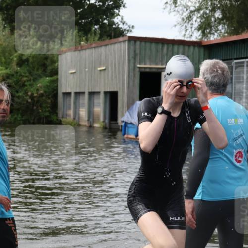 31.08.2025 - Elbe Triathlon Hamburg Luisa Fischer http://msf.ph/oto/8678474 31.08.2025 12:09:06 Schwimmen 1632 meine-sportfotos.de