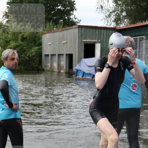 31.08.2025 - Elbe Triathlon Hamburg Luisa Fischer http://msf.ph/oto/8678475 31.08.2025 12:09:07 Schwimmen 1632 meine-sportfotos.de