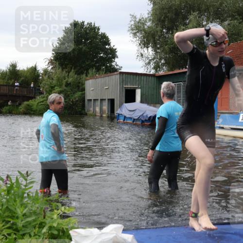 31.08.2025 - Elbe Triathlon Hamburg Luisa Fischer http://msf.ph/oto/8678482 31.08.2025 12:09:08 Schwimmen 1632 meine-sportfotos.de