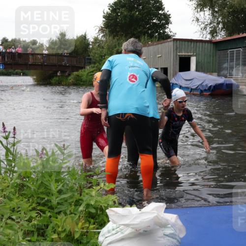 31.08.2025 - Elbe Triathlon Hamburg Luisa Fischer http://msf.ph/oto/8678488 31.08.2025 12:21:45 Schwimmen 1650, 1662 meine-sportfotos.de