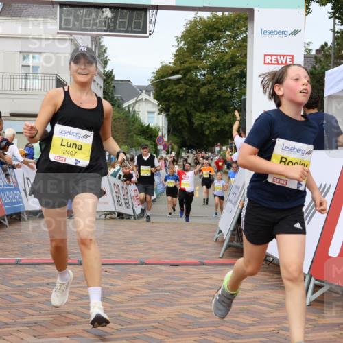 31.08.2025 - 21. Blankeneser Heldenlauf Strokosch-Dieckow http://msf.ph/oto/8678489 31.08.2025 10:31:52 Ziel 2077, 2407, 2280, 2462, 2278, 2228 meine-sportfotos.de