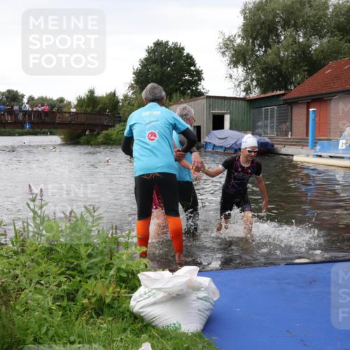 31.08.2025 - Elbe Triathlon Hamburg Luisa Fischer http://msf.ph/oto/8678492 31.08.2025 12:21:45 Schwimmen 1650, 1662 meine-sportfotos.de