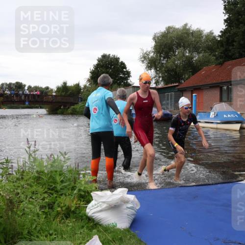 31.08.2025 - Elbe Triathlon Hamburg Luisa Fischer http://msf.ph/oto/8678495 31.08.2025 12:21:46 Schwimmen 1650, 1662 meine-sportfotos.de
