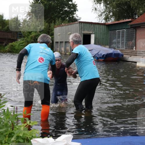 31.08.2025 - Elbe Triathlon Hamburg Luisa Fischer http://msf.ph/oto/8678502 31.08.2025 12:22:01 Schwimmen 1651 meine-sportfotos.de
