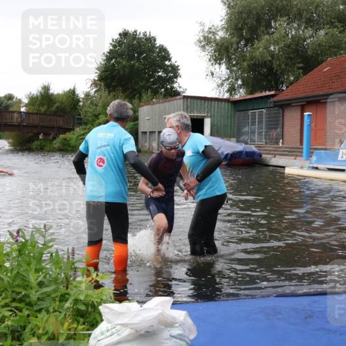 31.08.2025 - Elbe Triathlon Hamburg Luisa Fischer http://msf.ph/oto/8678506 31.08.2025 12:22:01 Schwimmen 1651 meine-sportfotos.de