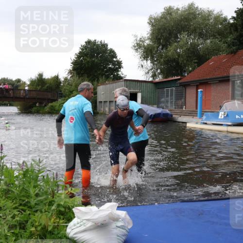 31.08.2025 - Elbe Triathlon Hamburg Luisa Fischer http://msf.ph/oto/8678507 31.08.2025 12:22:02 Schwimmen 1651 meine-sportfotos.de