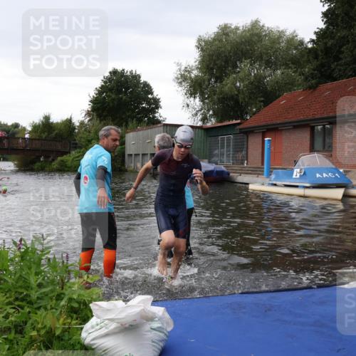 31.08.2025 - Elbe Triathlon Hamburg Luisa Fischer http://msf.ph/oto/8678509 31.08.2025 12:22:02 Schwimmen 1651 meine-sportfotos.de