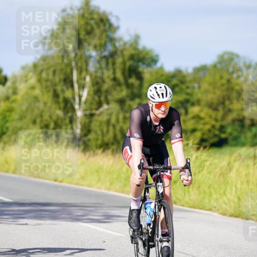 31.08.2025 - Elbe Triathlon Hamburg Michael Burmester http://msf.ph/oto/8678527 31.08.2025 10:35:39 Radfahren 777, 803, 903, 986, 1023, 1101, 1156, 1228 meine-sportfotos.de