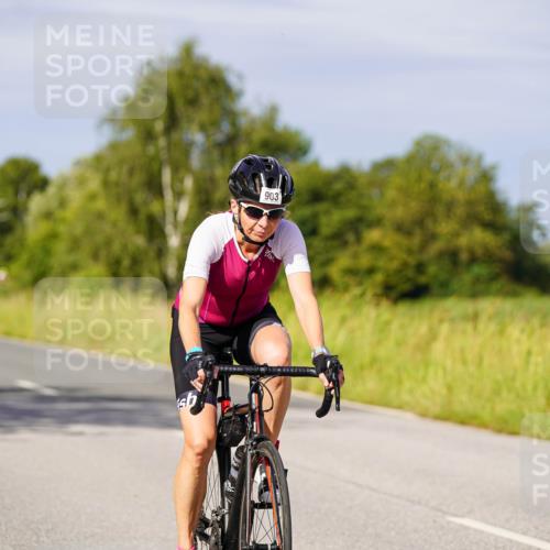 31.08.2025 - Elbe Triathlon Hamburg Michael Burmester http://msf.ph/oto/8678533 31.08.2025 10:35:40 Radfahren 777, 803, 903, 986, 1023, 1036, 1101, 1156, 1228 meine-sportfotos.de