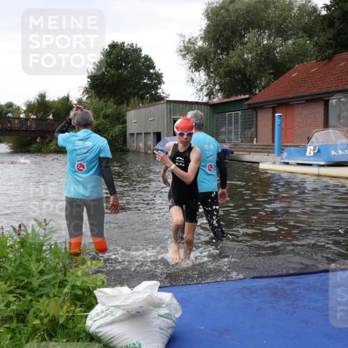 31.08.2025 - Elbe Triathlon Hamburg Luisa Fischer http://msf.ph/oto/8678571 31.08.2025 12:22:31 Schwimmen 1656 meine-sportfotos.de