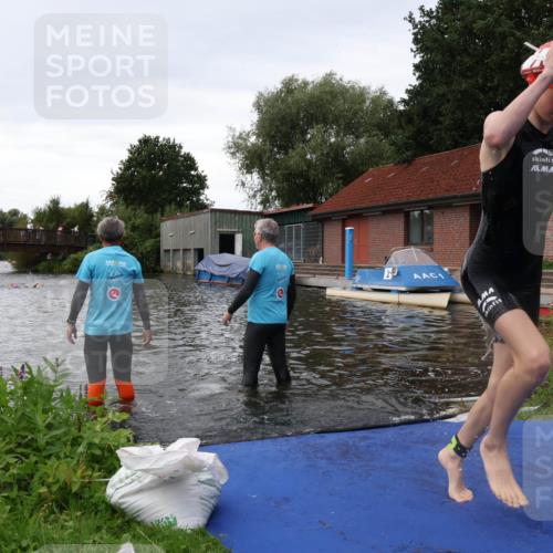 31.08.2025 - Elbe Triathlon Hamburg Luisa Fischer http://msf.ph/oto/8678579 31.08.2025 12:22:33 Schwimmen 1656 meine-sportfotos.de