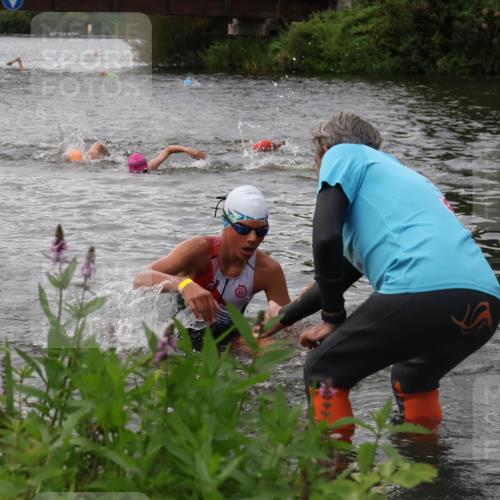 31.08.2025 - Elbe Triathlon Hamburg Luisa Fischer http://msf.ph/oto/8678583 31.08.2025 12:22:47 Schwimmen 1644 meine-sportfotos.de