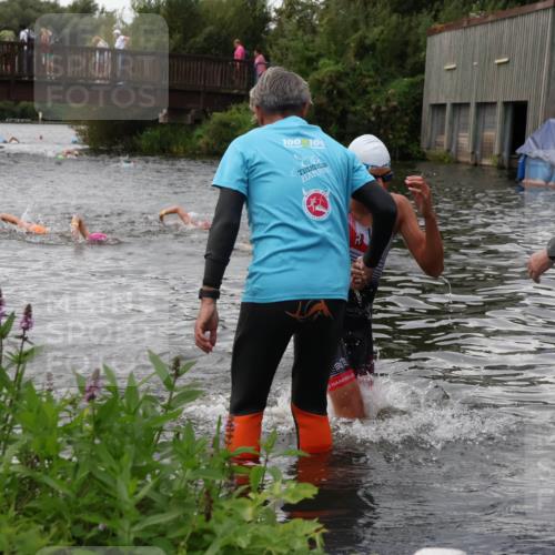 31.08.2025 - Elbe Triathlon Hamburg Luisa Fischer http://msf.ph/oto/8678589 31.08.2025 12:22:48 Schwimmen 1644 meine-sportfotos.de