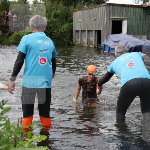 31.08.2025 - Elbe Triathlon Hamburg Luisa Fischer http://msf.ph/oto/8678609 31.08.2025 12:22:57 Schwimmen 1637, 1640, 1647, 1658 meine-sportfotos.de