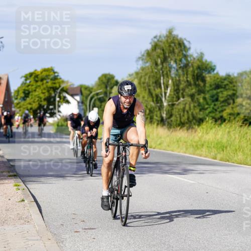 31.08.2025 - Elbe Triathlon Hamburg Michael Burmester http://msf.ph/oto/8678613 31.08.2025 10:35:53 Radfahren 911, 921, 923, 930, 1005, 1064, 1125, 1186, 1229, 1237 meine-sportfotos.de