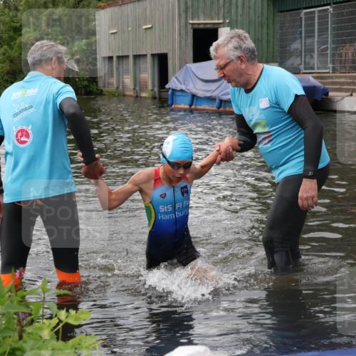 31.08.2025 - Elbe Triathlon Hamburg Luisa Fischer http://msf.ph/oto/8678659 31.08.2025 12:23:31 Schwimmen 1652 meine-sportfotos.de