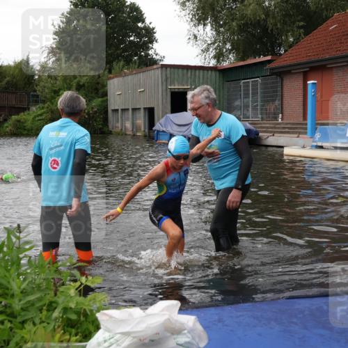 31.08.2025 - Elbe Triathlon Hamburg Luisa Fischer http://msf.ph/oto/8678663 31.08.2025 12:23:32 Schwimmen 1652 meine-sportfotos.de
