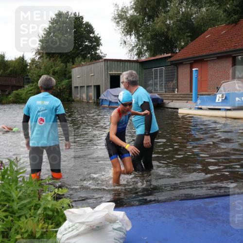 31.08.2025 - Elbe Triathlon Hamburg Luisa Fischer http://msf.ph/oto/8678664 31.08.2025 12:23:32 Schwimmen 1652 meine-sportfotos.de