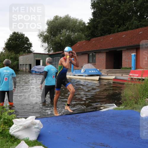 31.08.2025 - Elbe Triathlon Hamburg Luisa Fischer http://msf.ph/oto/8678669 31.08.2025 12:23:33 Schwimmen 1652 meine-sportfotos.de