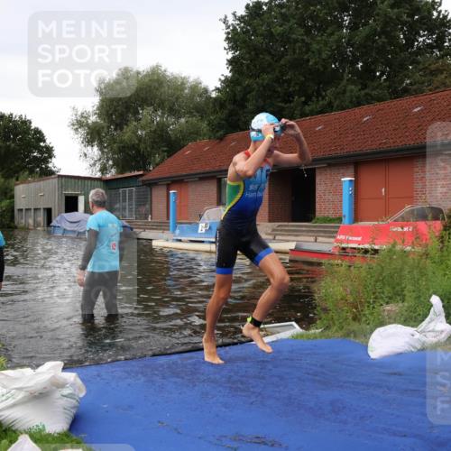 31.08.2025 - Elbe Triathlon Hamburg Luisa Fischer http://msf.ph/oto/8678672 31.08.2025 12:23:34 Schwimmen 1652 meine-sportfotos.de