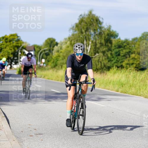 31.08.2025 - Elbe Triathlon Hamburg Michael Burmester http://msf.ph/oto/8678734 31.08.2025 10:36:12 Radfahren 781, 807, 1000, 1001, 1009, 1114, 1245 meine-sportfotos.de